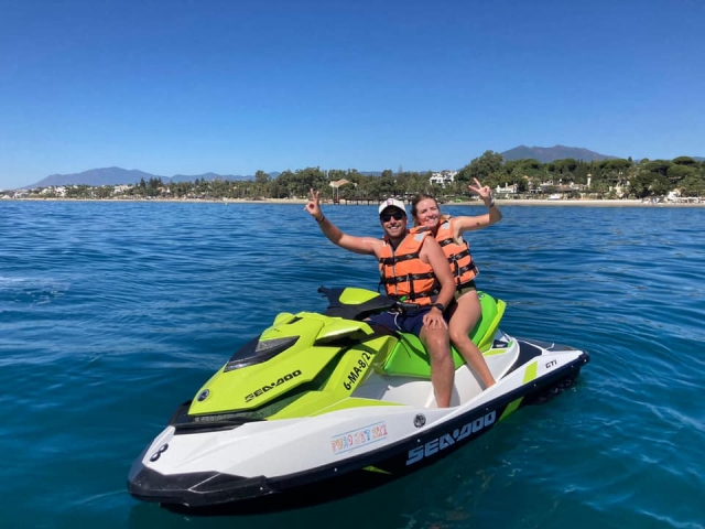 Disfruta de una ruta en jet ski