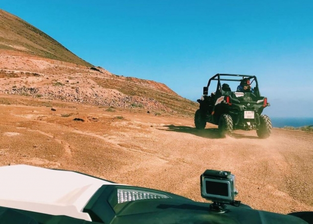 Costa Teguise en buggy