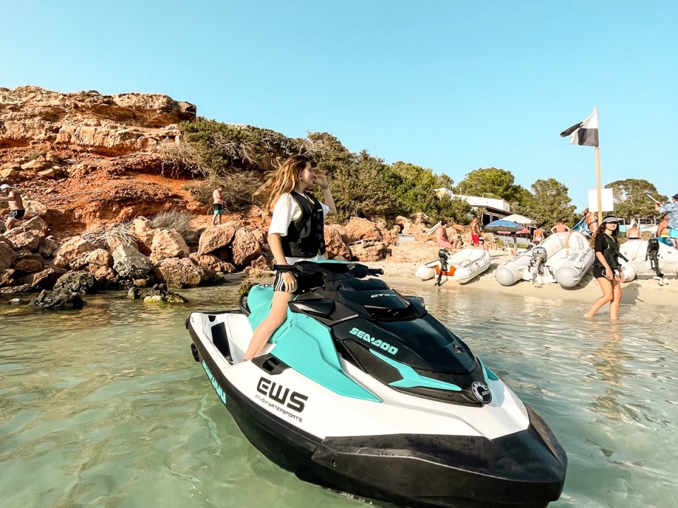 Sobre la jet ski Sobre la jet ski
