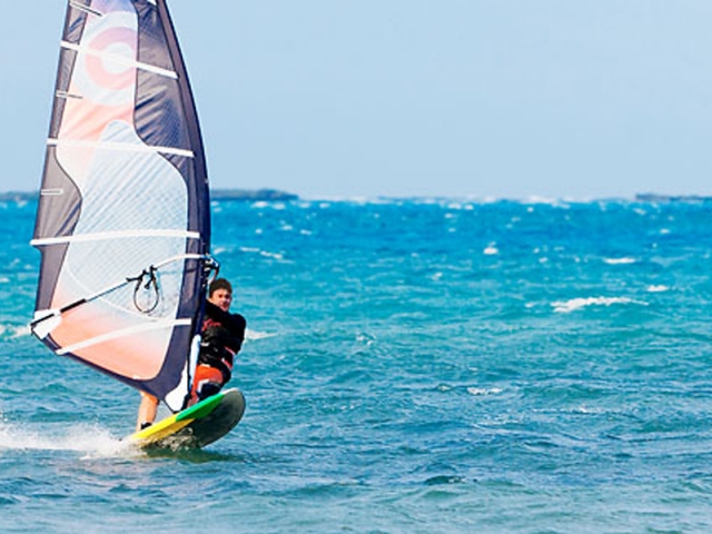 Curso de windsurf en la bahía de Baiona 8 h