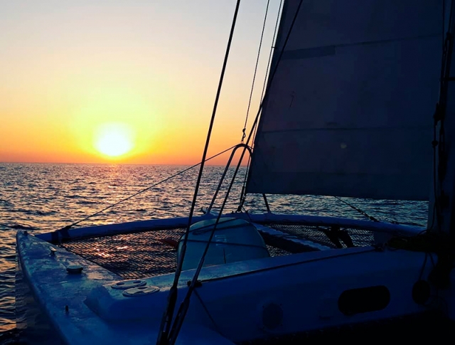 Ruta en velero por San Luis al atardecer