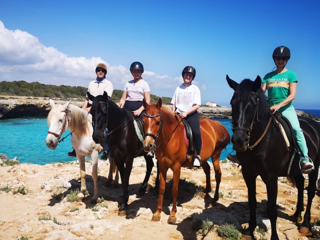 Cabalgamarra por playas de Ciudadela 