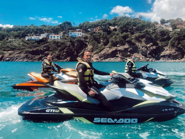 Ruta en jet ski por la Costa Brava