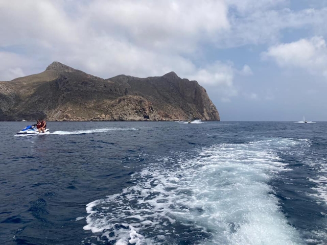 Ruta en jet ski por la costa de Aguilas 30min