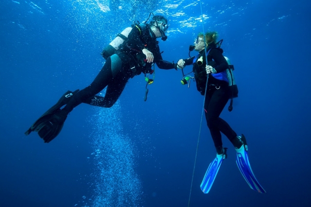 Inmersion en el bautismo de buceo