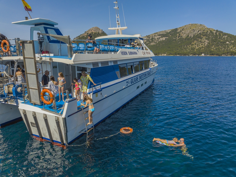 Sumérgele en las aguas del Mediterráneo