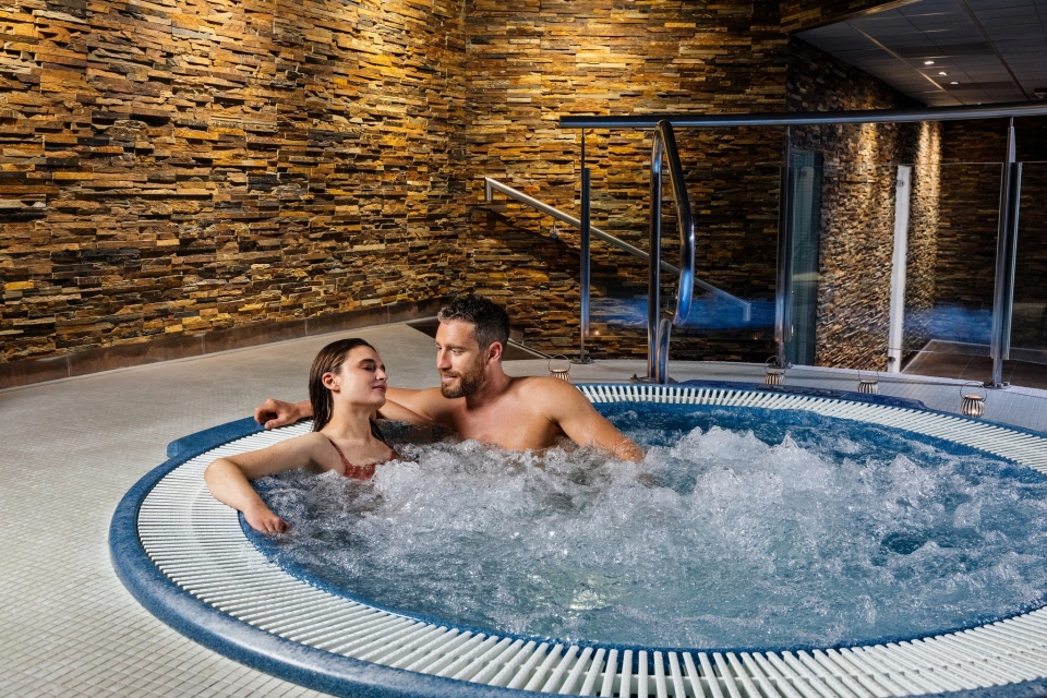 Jacuzzi interior junto a vuestra pareja