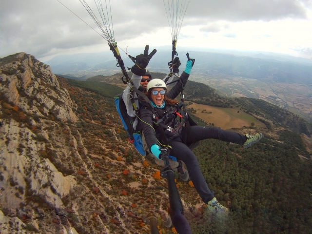 Vuelo parapente simultáneo para dos Valle Àger 25m