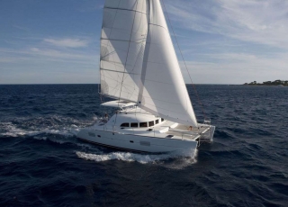 Renta Catamarán en Puerto de Estepona 4h 12pax