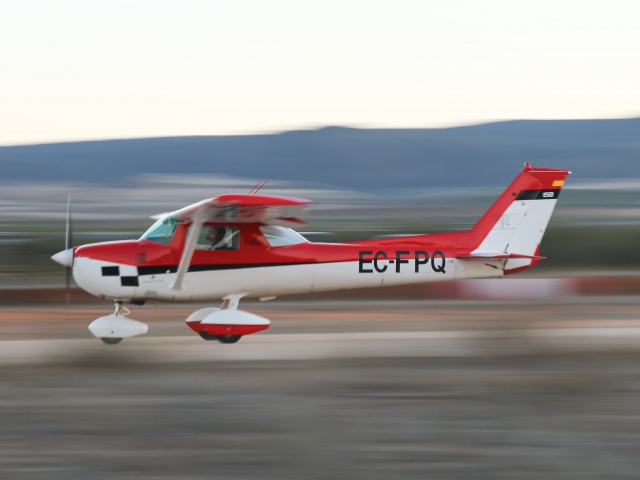 Vuelo en avioneta Aeródromo Juan Espadafor, 30min