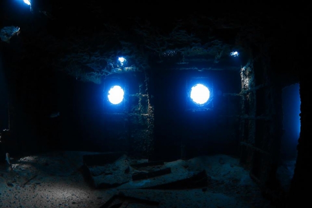  los pecios en el fondo marino 