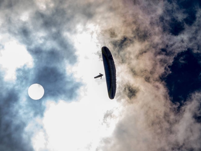  Volando bajo el cielo 