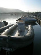  Uno de los botes inflables 