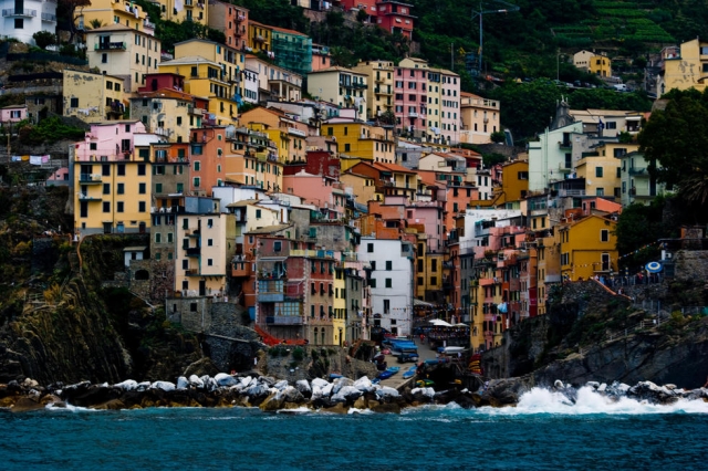  una vista de riomaggiore