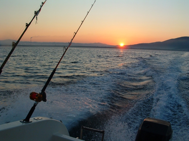  pesca en mar con un atardecer único 