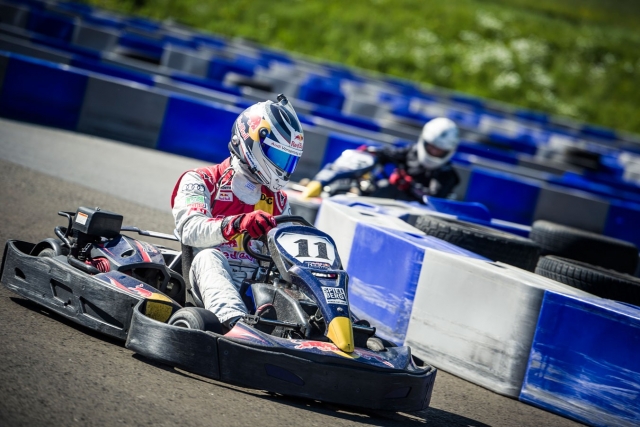 e-17277-gokart002-c-philip-platzer15039150275628.jpg