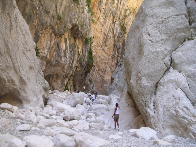  Trekking entre las rocas 