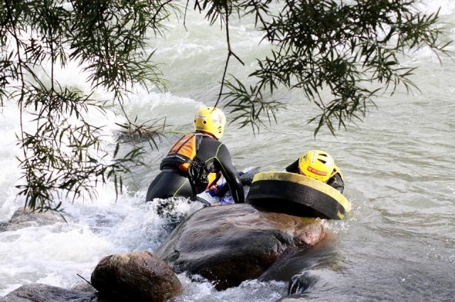  Hidrospeed en el río 