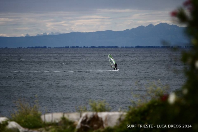  En el mar con windsurf 