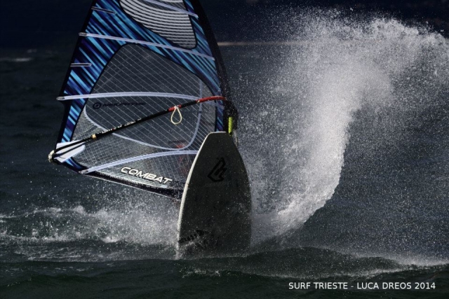  Windsurf en el mar 
