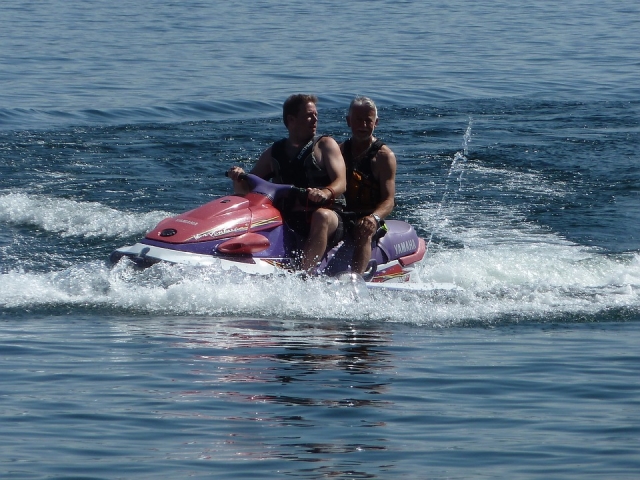  Manejando nuestras jet skis 