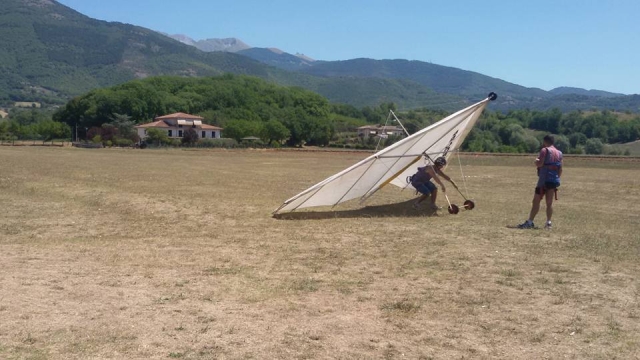  Ala delta antes del despegue 