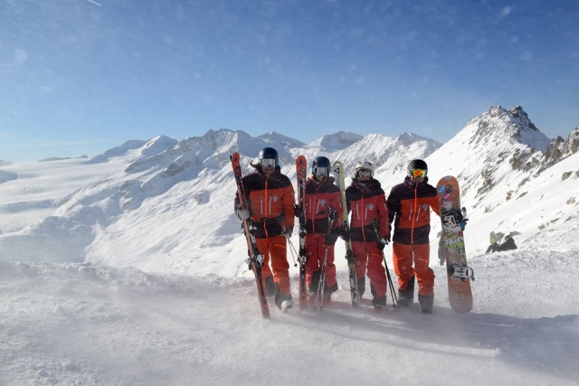  confiado a sus manos expertas 