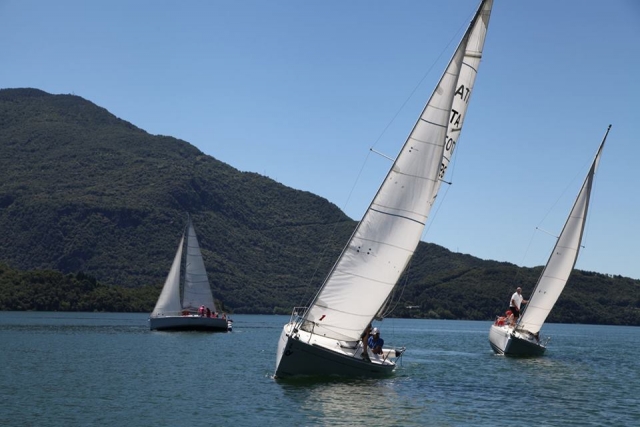 no hay mejor día para una excursión en barco 