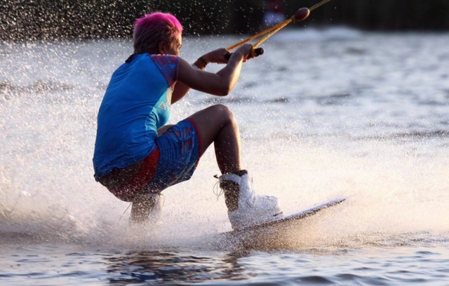 wakeboard en el lago