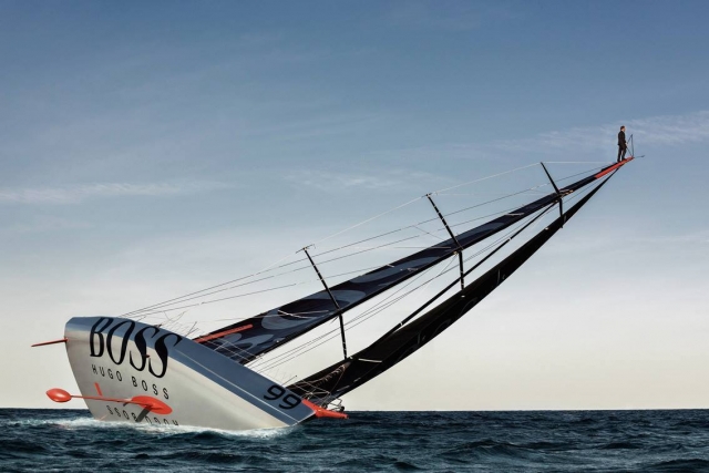  Velero en el mar