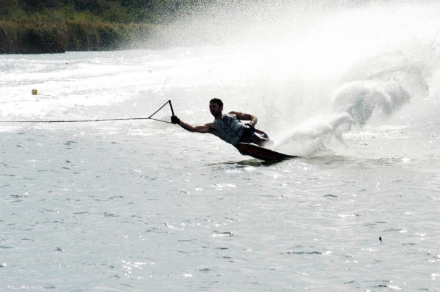  con el sol en la frenle 