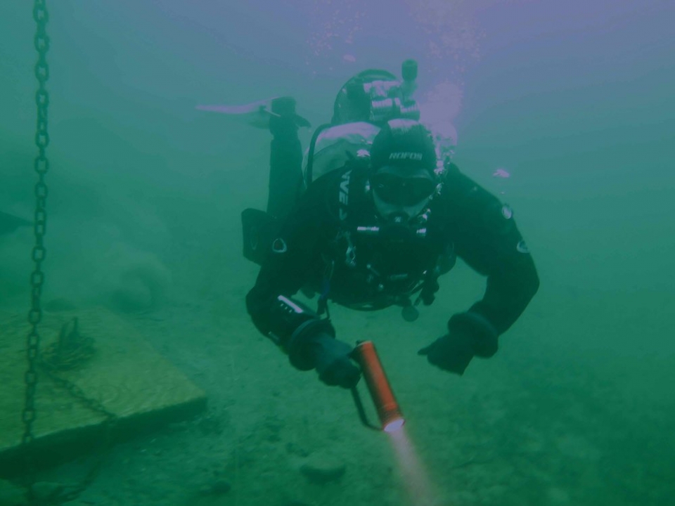  Explorar el fondo marino 