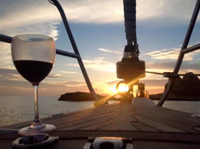  Aperitivo en el barco 