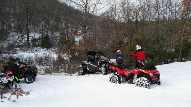  Cuatrimotos sobre la nieve 