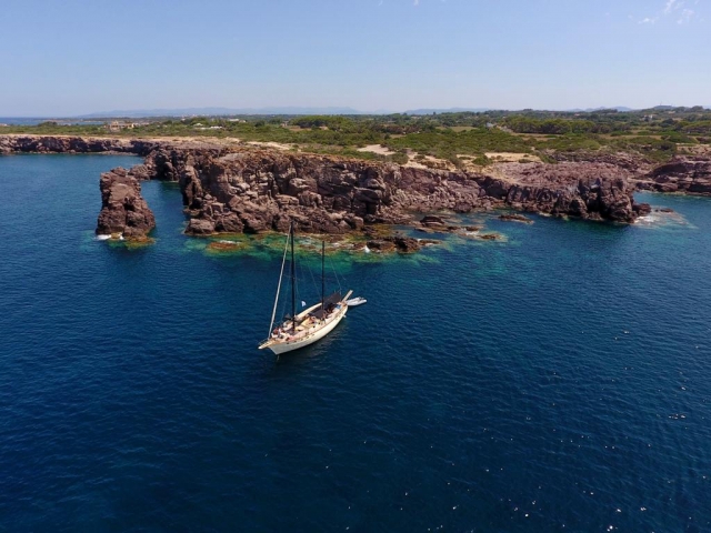  paseo en velero a Sant'Antioco Calasetta Carloforle 