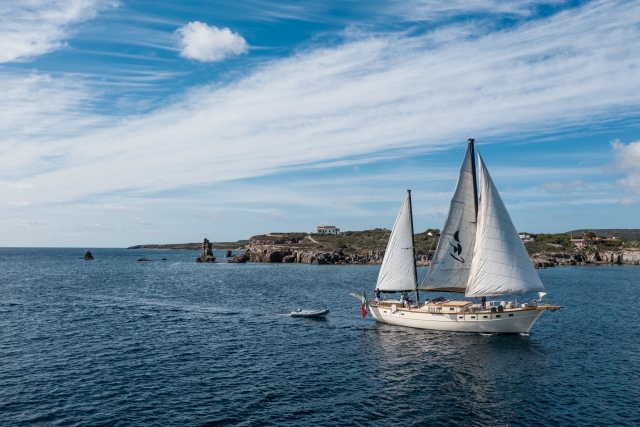  PASEOS- EN BARCO-VELERO-SANTANTIOCO-CARLOFORTE
