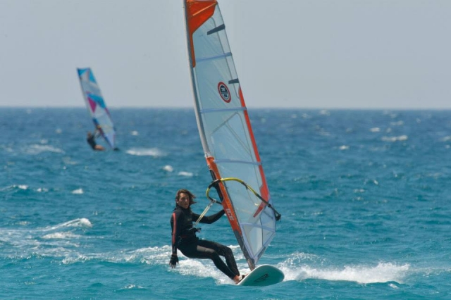  Surfeando las olas 