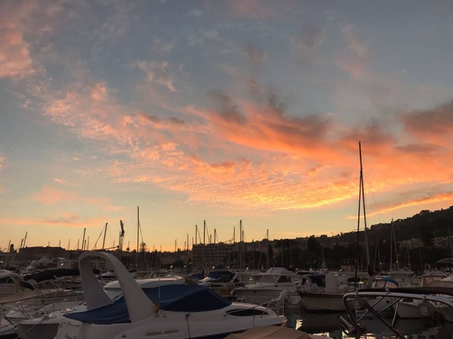  Atardecer en el puerto 