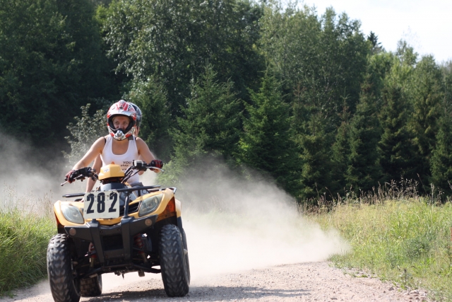  Cuatrimoto en la isla 