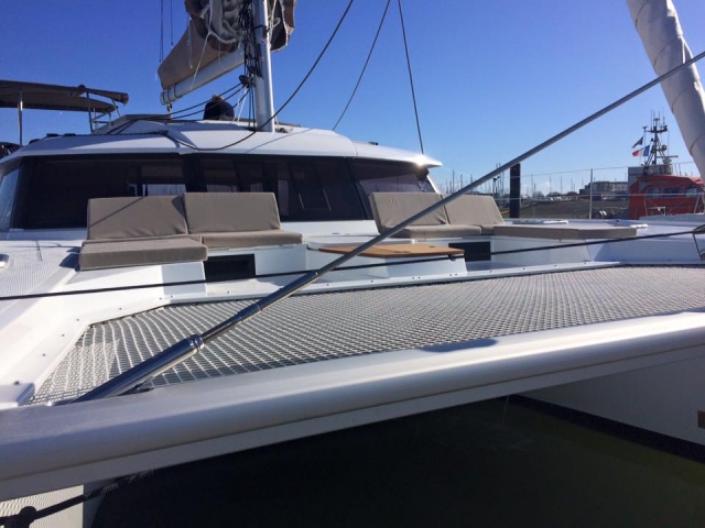  Uno de nuestros catamaranes 