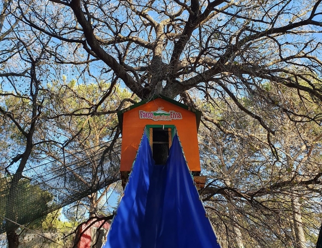  tobogán del parque de aventuras 