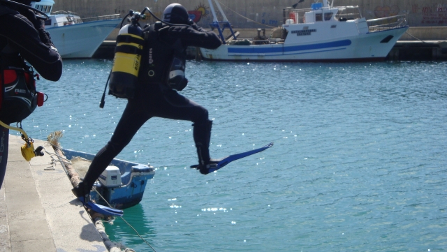  cursos de buceo, entrada al agua 