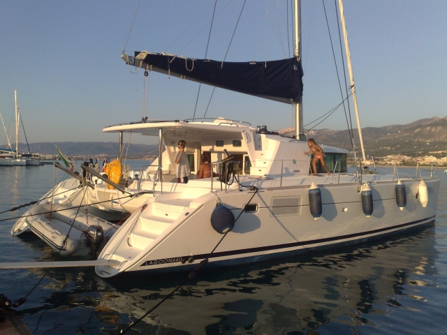  Catamarán 