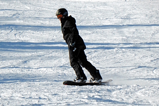  Chico en la nieve