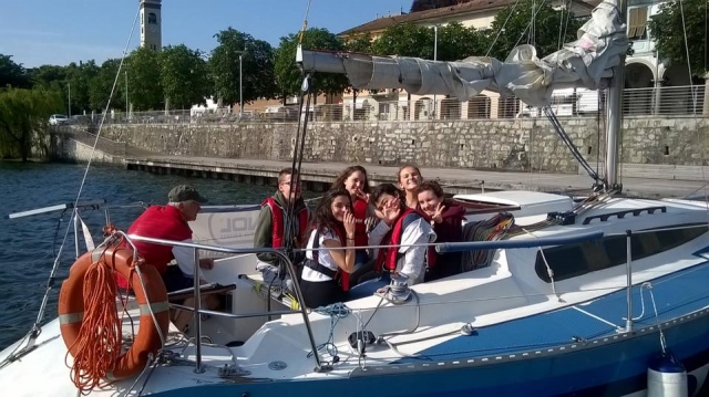  Nos saludan desde el barco