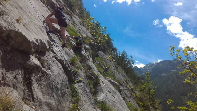  escalada por la pared 