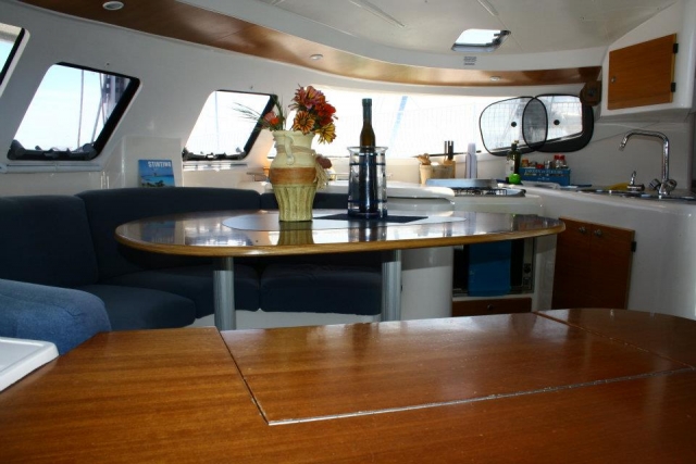  El interior de nuestro catamarán