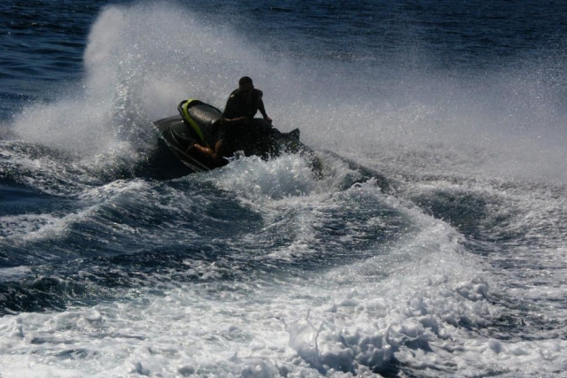  Entre las olas del mar 