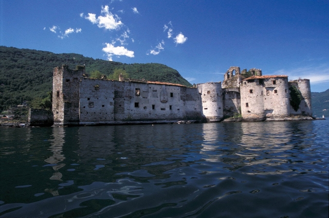 Castillos-de-Cannero-dal-Battello