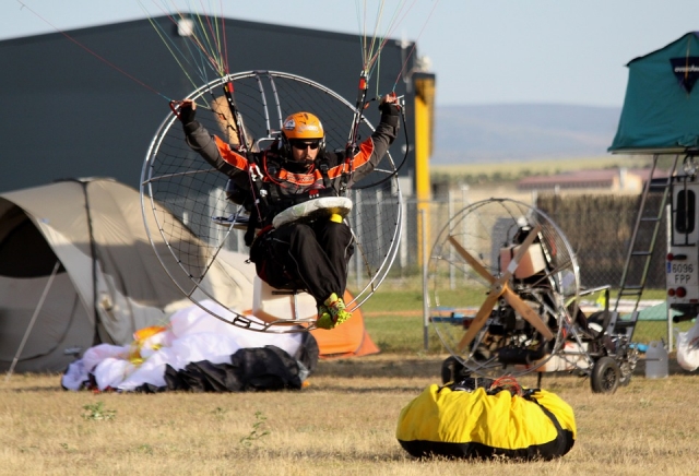  Aterrizaje con paramotor 